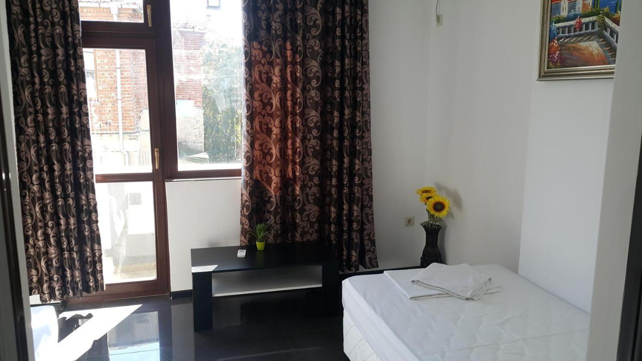 Central Beach Guest Rooms Burgaz Dış mekan fotoğraf