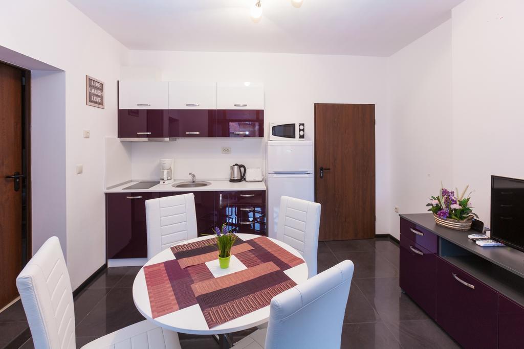 Central Beach Guest Rooms Burgaz Dış mekan fotoğraf